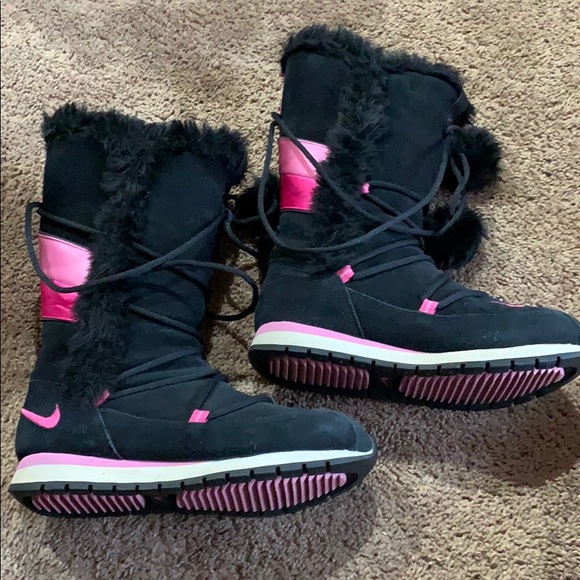 nike fur boots